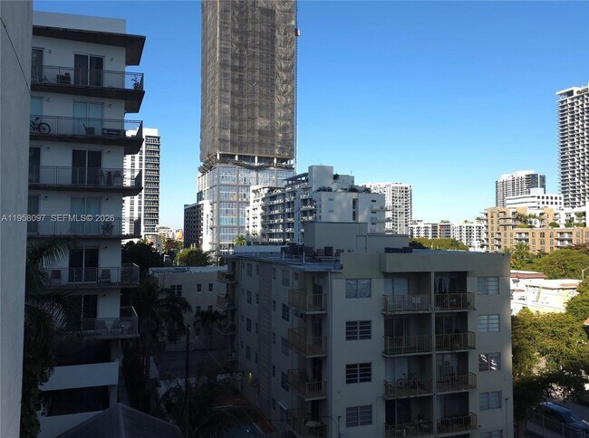 Building Photo - 471 NE 25th St