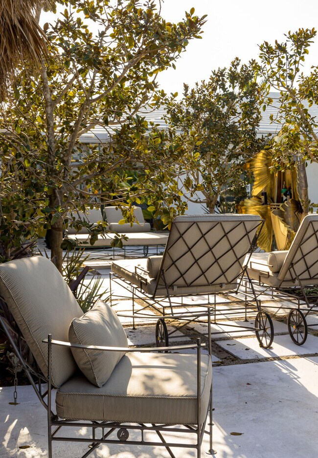 Building Photo - 3410 N Flagler Dr