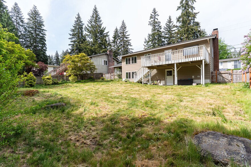 Building Photo - 1410 150th Ave SE