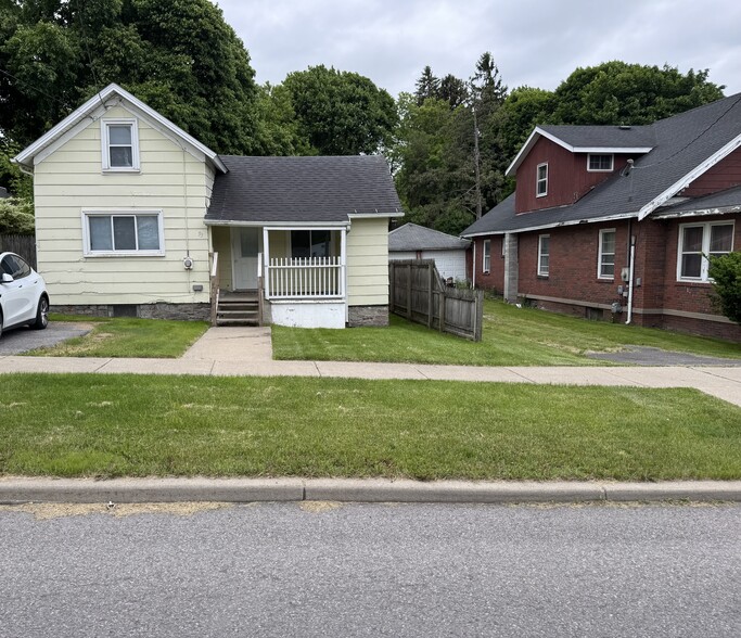 Primary Photo - 53 W High St