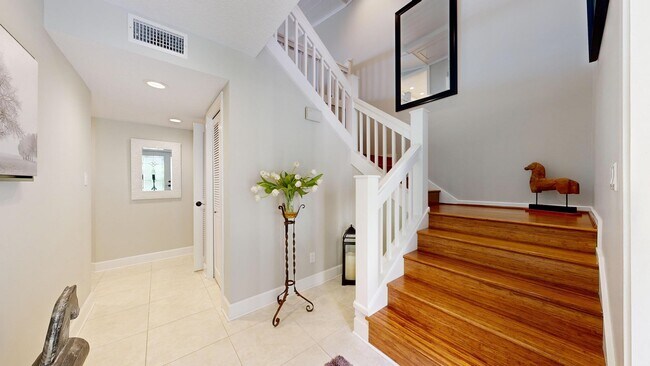 Building Photo - 3431 Harbor Dr