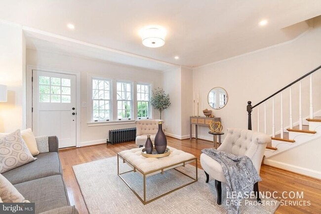 Building Photo - 4434 Reservoir Rd NW