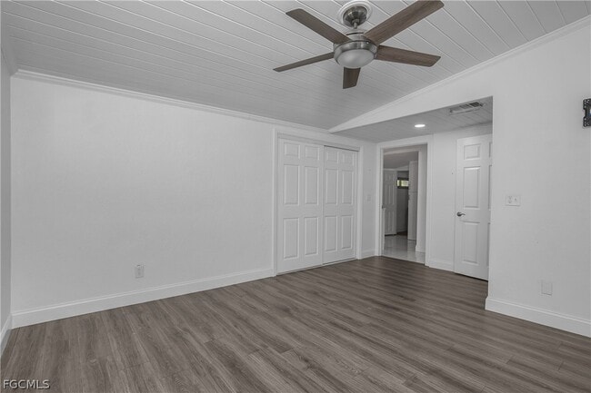 Building Photo - 174 2nd St