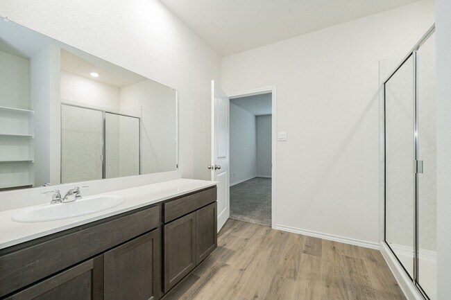 Building Photo - 2126 Thornton Dr