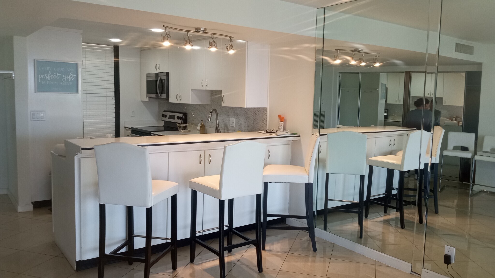 Building Photo - 4316 Marina City Dr