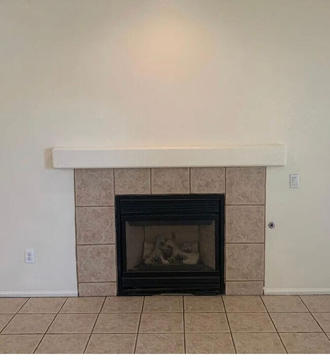 Building Photo - 978 E Monteleone St