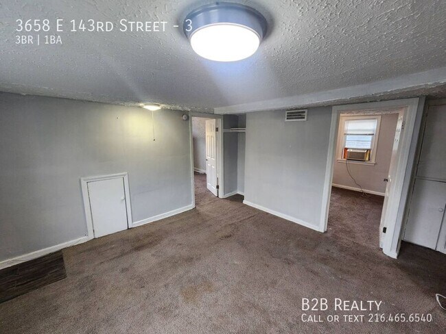 Building Photo - 3658 E 143rd St