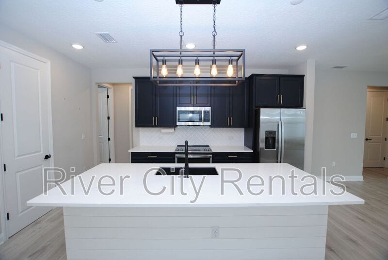 Building Photo - 6997 Red Timber Rd