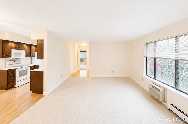 Building Photo - 50 Aiken St