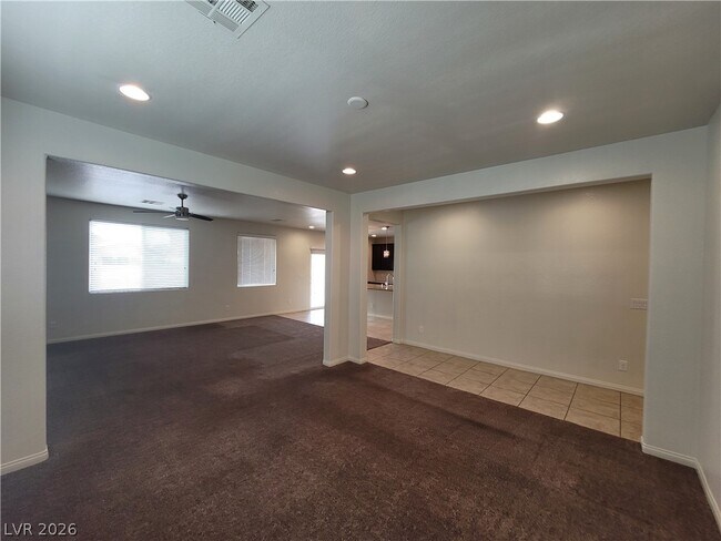 Building Photo - 2409 W Gilmore Ave