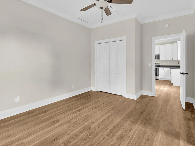 Building Photo - Beautifully renovated 2-bedroom, 2-bathroo...
