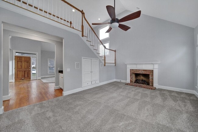 Building Photo - Spacious Four Bedroom Home!