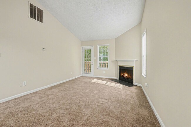 Building Photo - 3 Bedroom 2 Bath Home