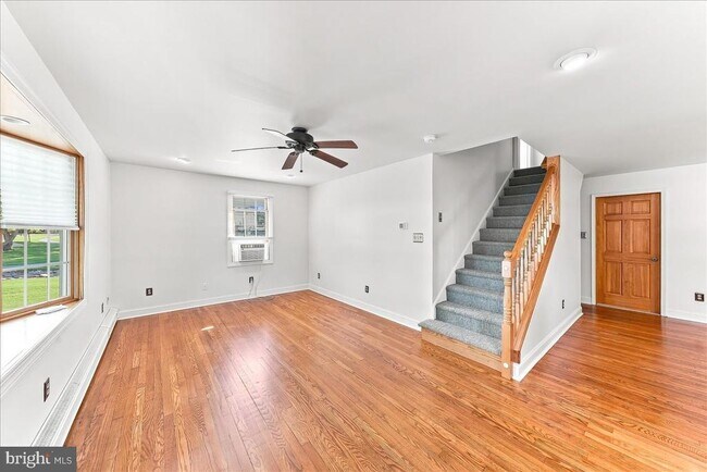 Building Photo - 110 E Hoffecker St
