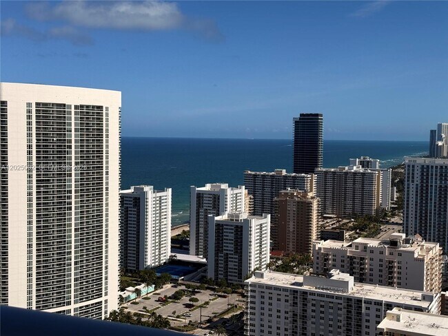 Building Photo - 4010 S Ocean Dr