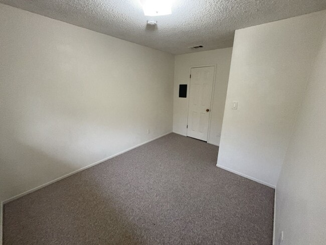 Building Photo - North Davis two bedroom available now!