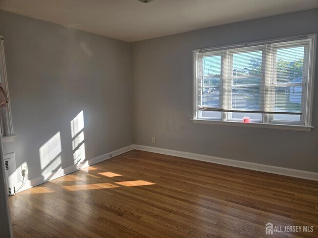 Building Photo - 111 Bertram Ave