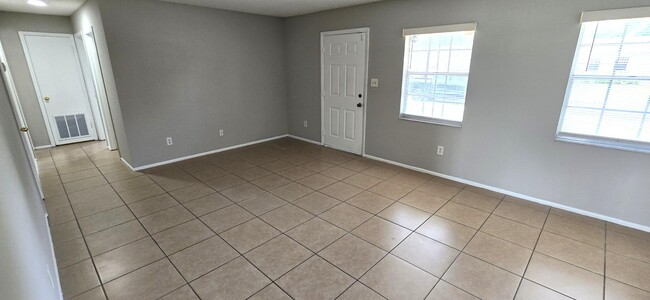 Building Photo - 108 Jalapa Dr