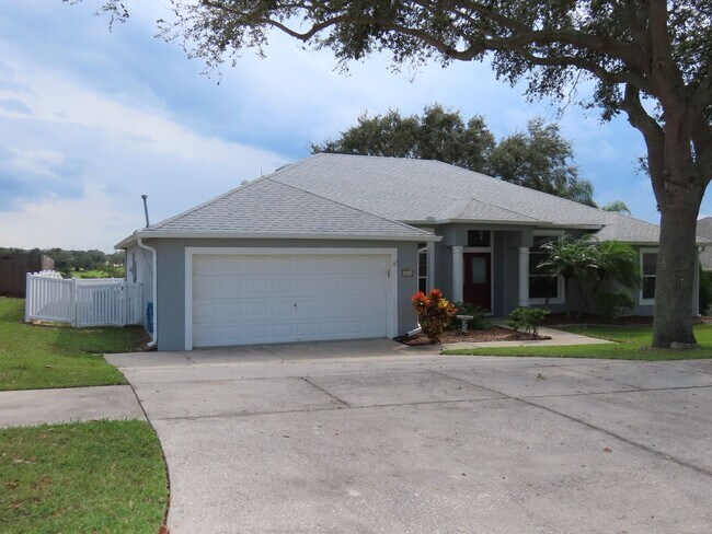 Building Photo - Spacious 4 Bedroom Pool Home Plus Addition...