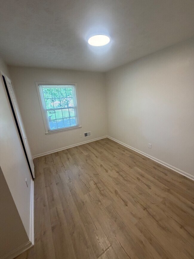 Building Photo - 6813 Wunderly Ct