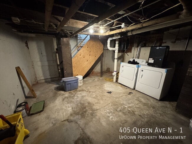 Building Photo - 405 N Queen Ave