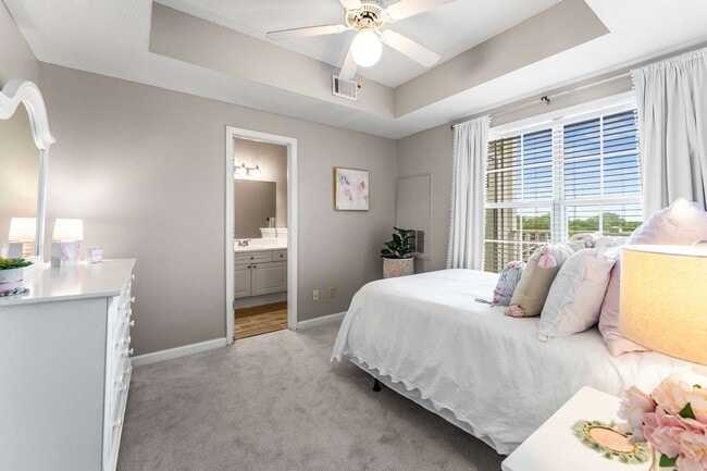 Building Photo - Beautiful One Bed One Bath Green Hills Condo