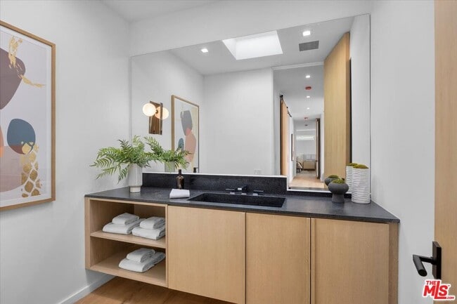 Building Photo - 1836 Loma Vista Dr