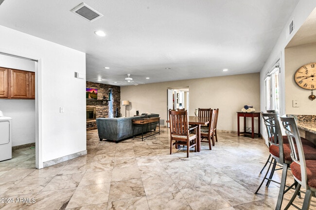 Building Photo - 8532 E San Bruno Dr