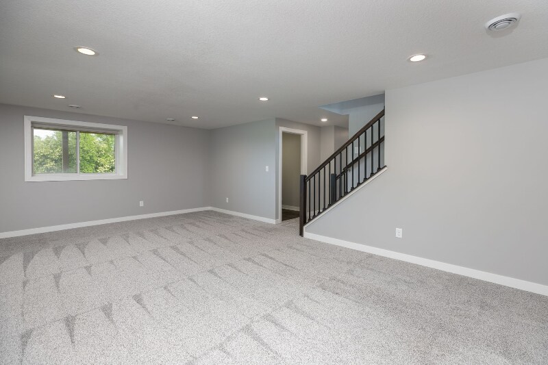 Building Photo - 2116 Twiggy Dr NE