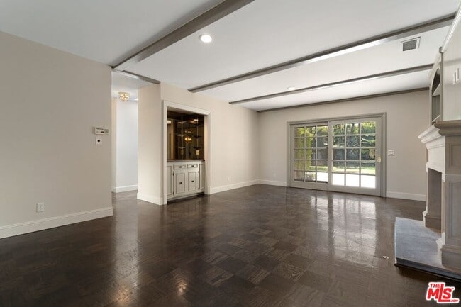 Building Photo - 519 N Rexford Dr