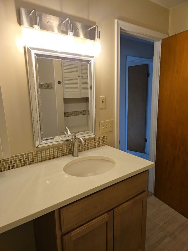 Building Photo - STUDENTS WELCOME! 5-Bedroom / 3-Bathroom Tri-Level Home Two Miles from CSU