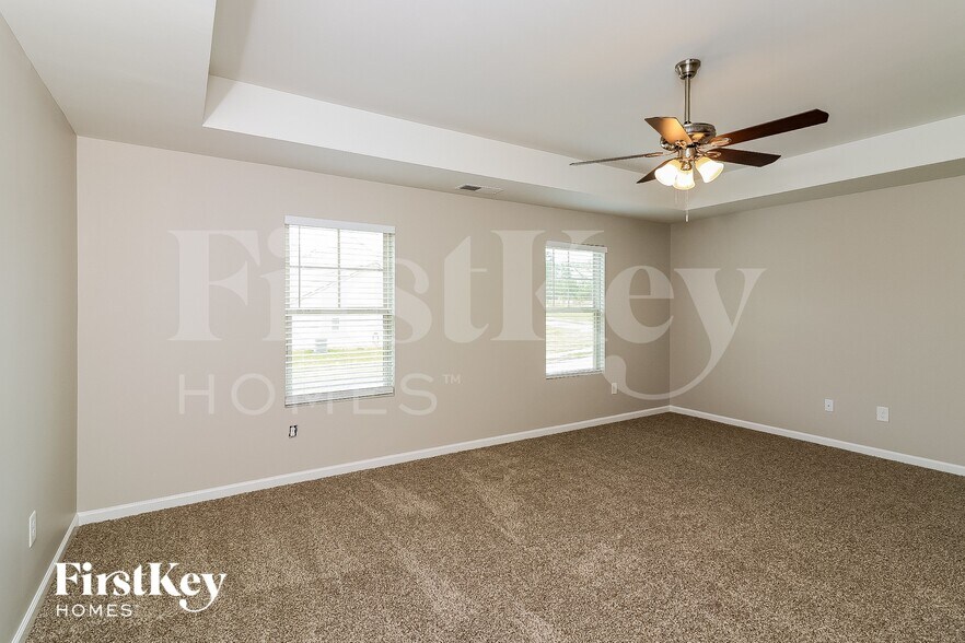 Building Photo - 382 Stable View Loop