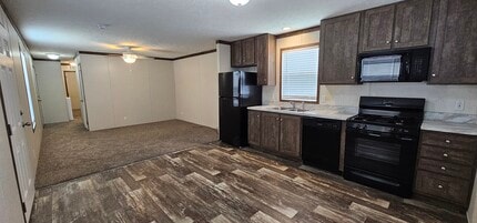 Building Photo - 261 Tulip Ln