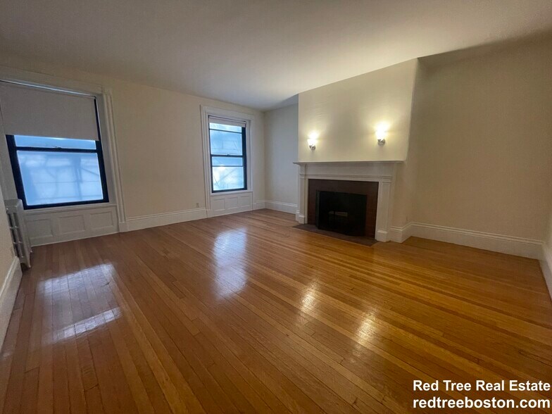 Primary Photo - 504 Beacon St