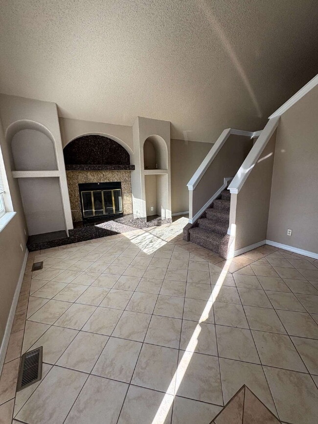 Building Photo - 3 bedroom - Allison