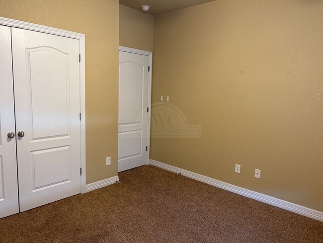 Building Photo - 203 Weeping Willow Ct