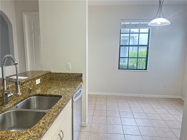 Building Photo - 14764 Pinnacle Pl