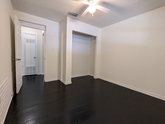 Building Photo - Shelton Beach