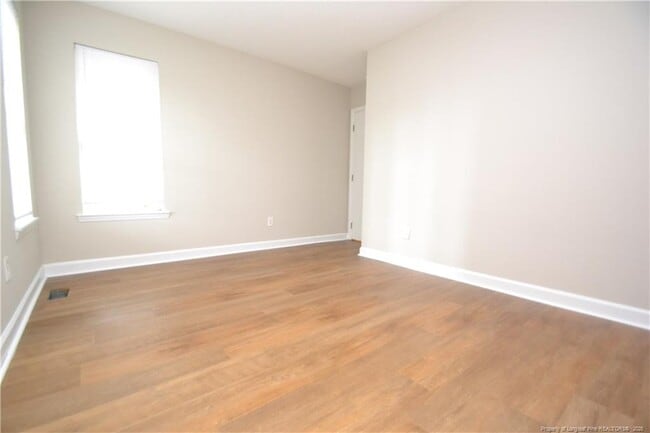 Building Photo - 1512 E Lenoir St