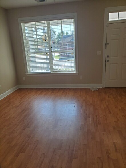 Front Door & Living Room - 836 E Anderson St