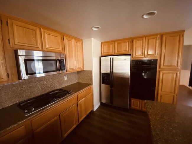 Building Photo - 8217 Ocean Terrace Way