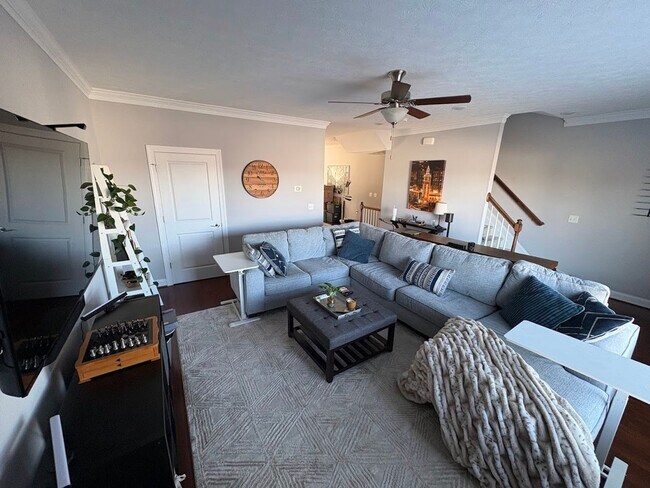 Building Photo - Townhouse for Rent in Spring Oaks!