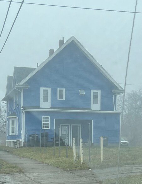 Building Photo - 751 Woodland Ave
