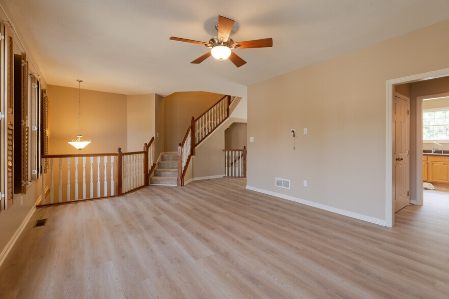 Building Photo - 337 Marshall Heights Dr