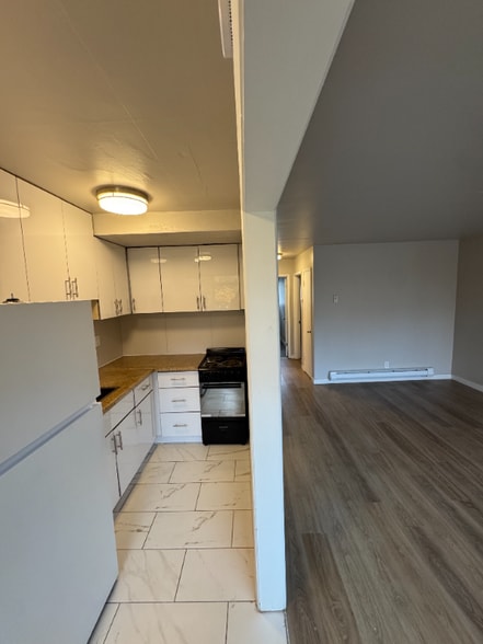 Building Photo - 4640 22nd Ave NE