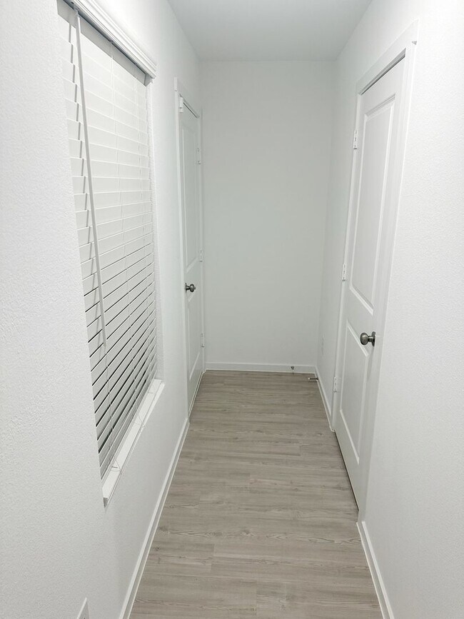 Building Photo - Stunning 3 Bed 2 Bath home for Rent