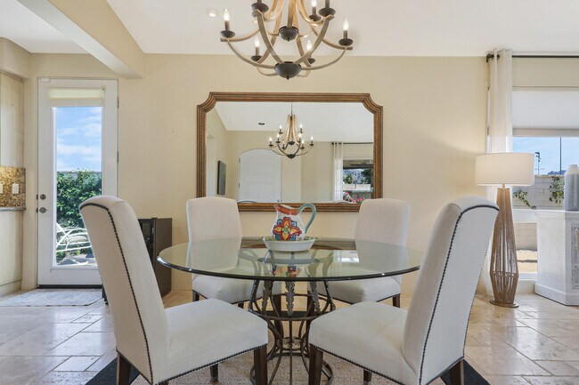 Building Photo - 78825 Vía Ventana