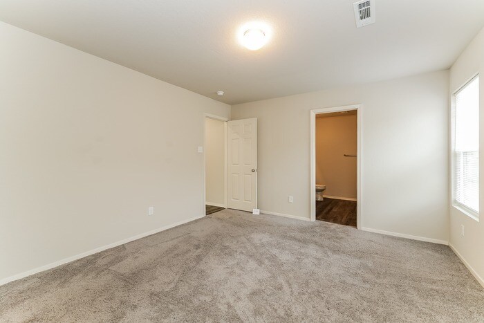 Building Photo - 11200 Tipton Rd