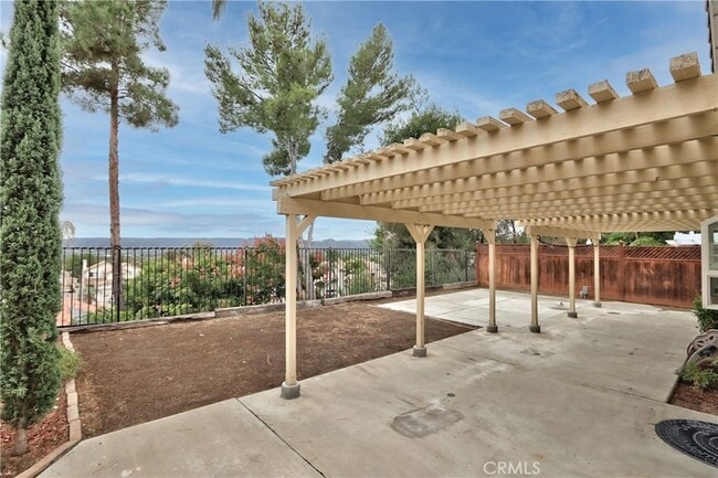 Building Photo - 24055 Golden Pheasant Ln