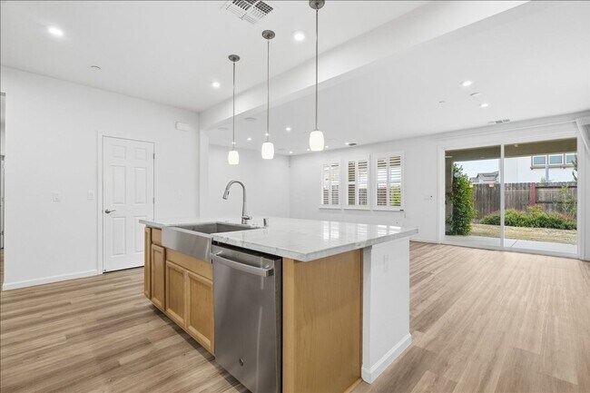 Building Photo - 7503 Allan Detrick Ave